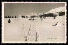 AK Crans s. Sierre, Paysage d`hiver avec traces de ski et ch